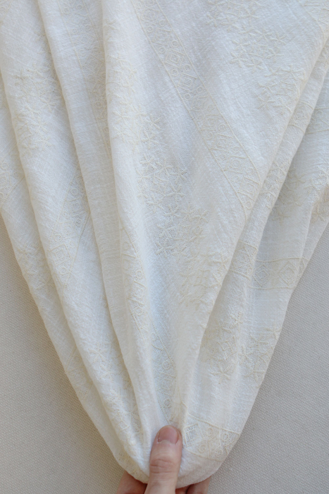Gaze de coton BIO blanc lait broderie anglaise écru