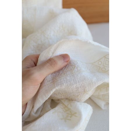 Gaze de coton BIO blanc lait broderie anglaise écru Gaze de coton BIO blanc lait broderie anglaise écru