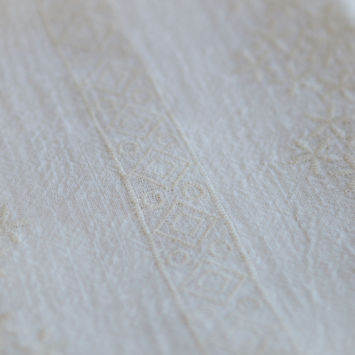 Gaze de coton BIO blanc lait broderie anglaise écru