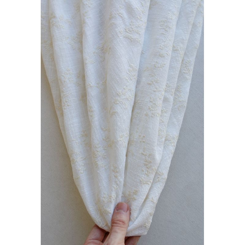 Gaze de coton BIO blanc lait broderie anglaise écru
