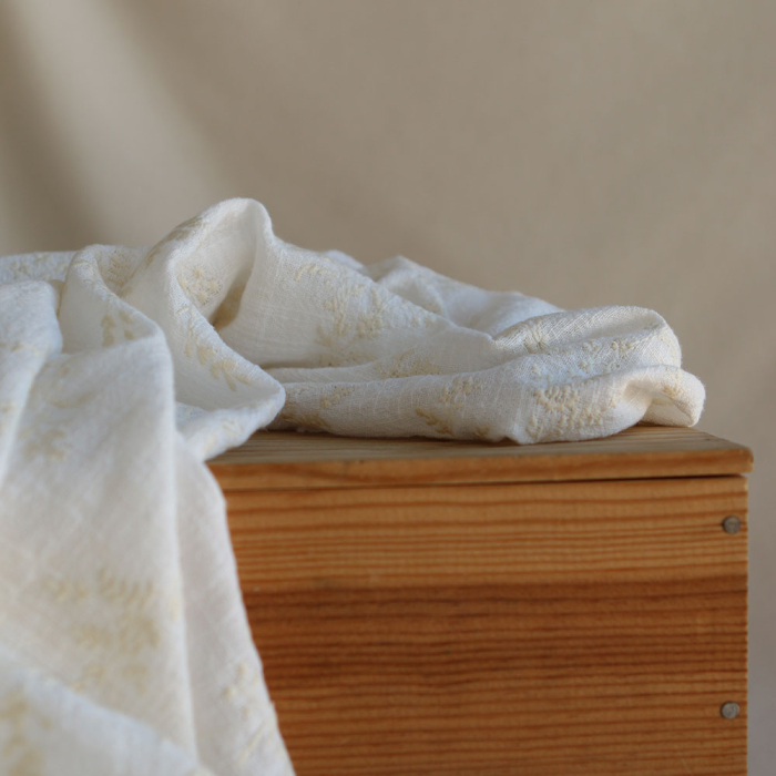 Gaze de coton BIO blanc lait broderie anglaise écru