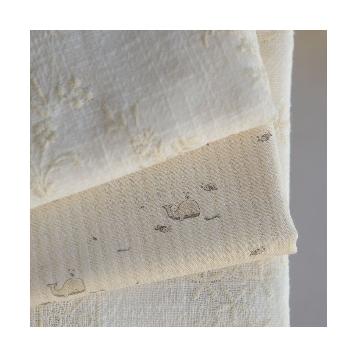Gaze de coton BIO blanc lait broderie anglaise écru