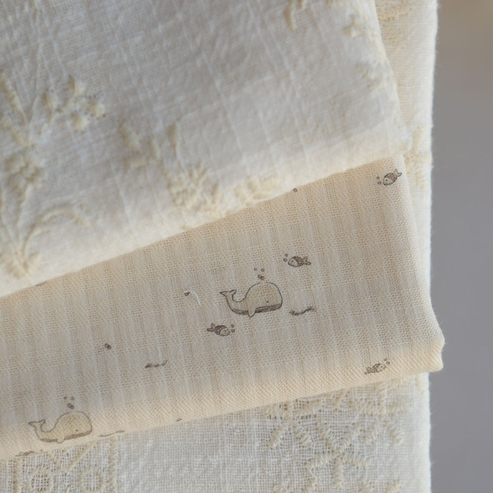 Gaze de coton BIO blanc lait broderie anglaise écru