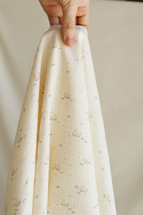 Moby - Seersucker / Coton gaufré doux écru motif marin baleine