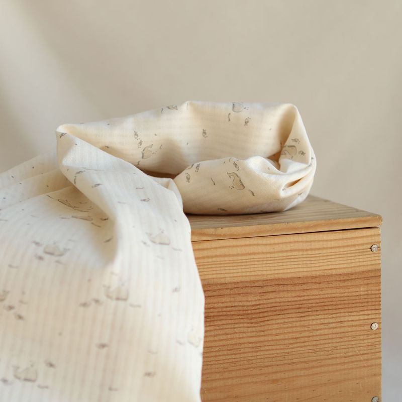 Moby - Seersucker / Coton gaufré doux écru motif marin baleine