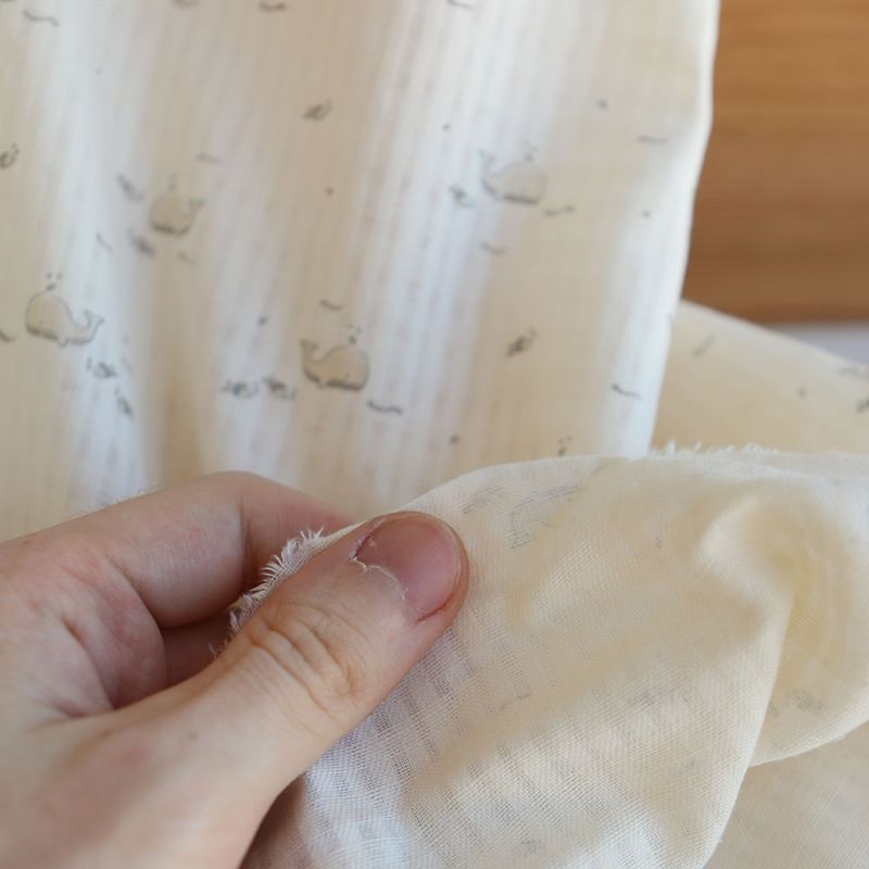 Moby - Seersucker / Coton gaufré doux écru motif marin baleine