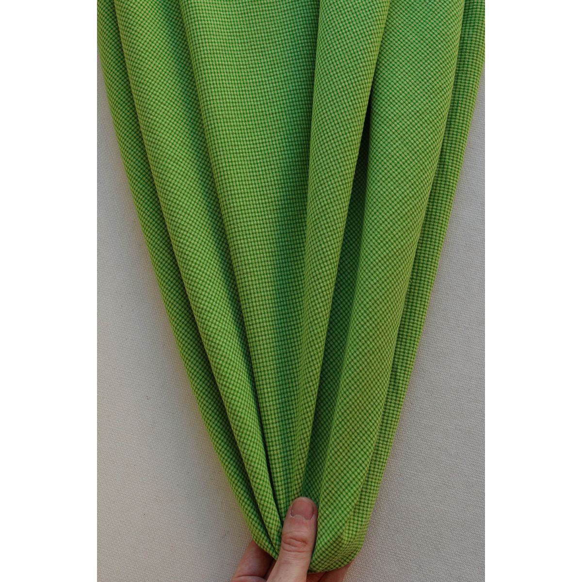 Seersucker / Coton gaufré mini vichy 2mm vert matcha Seersucker / Coton gaufré mini vichy 2mm vert matcha