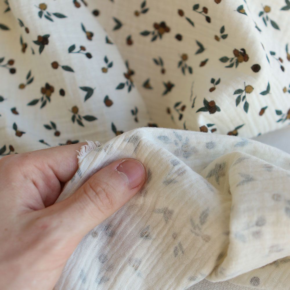 Hind - Double gaze de coton BIO écru motif exclusif baies coloris forêt