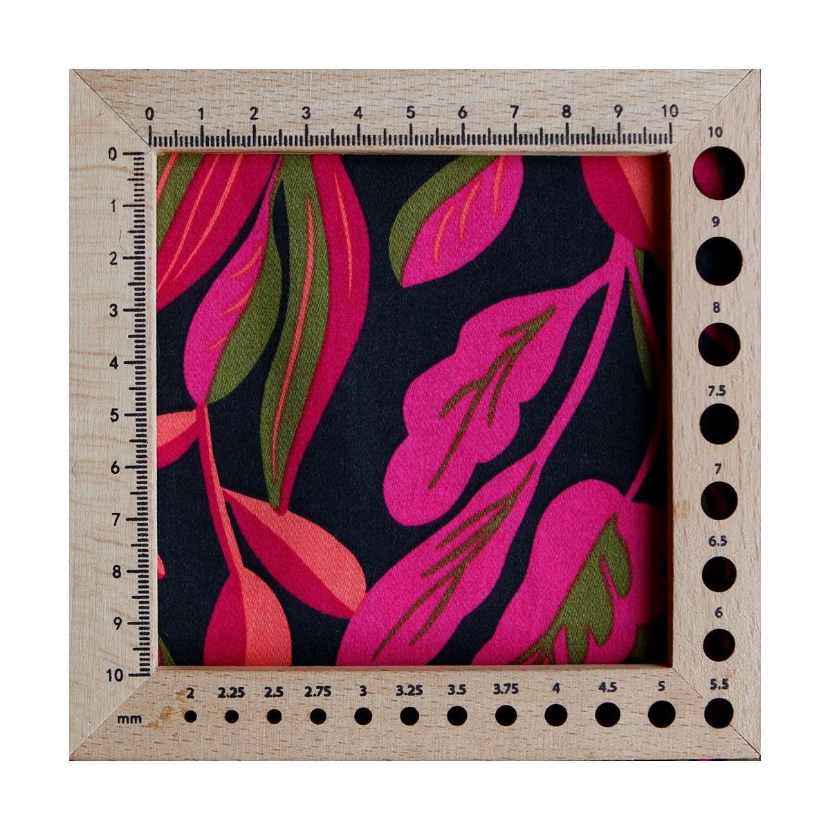 Nerida - Coton satiné Nerida Hansen à imprimé fleuri noir et fuschia Nerida - Coton satiné Nerida Hansen à imprimé fleuri noir et fuschia