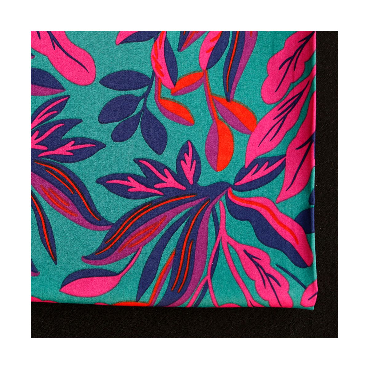 Nerida - Coton satiné Nerida Hansen à imprimé fleuri pétrole et fuschia Nerida - Coton satiné Nerida Hansen à imprimé fleuri pétrole et fuschia