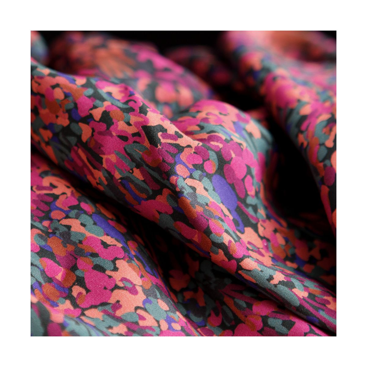 Aline - Viscose Ecovero Nerida Hansen imprimé abstrait coloré Aline - Viscose Ecovero Nerida Hansen imprimé abstrait coloré