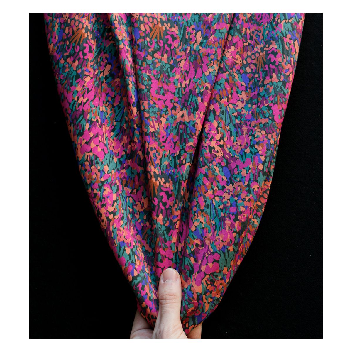 Aline - Viscose Ecovero Nerida Hansen imprimé abstrait coloré Aline - Viscose Ecovero Nerida Hansen imprimé abstrait coloré