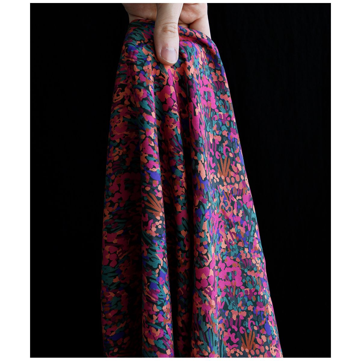 Aline - Viscose Ecovero Nerida Hansen imprimé abstrait coloré Aline - Viscose Ecovero Nerida Hansen imprimé abstrait coloré