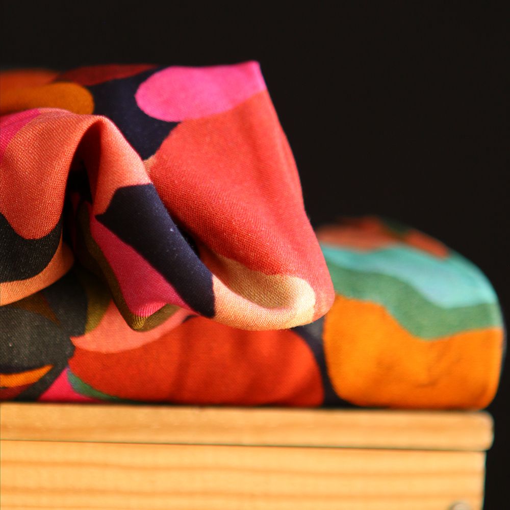 Abiva - Viscose imprimé graphique et fleuri fuschia