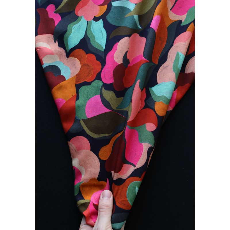 Abiva - Viscose imprimé graphique et fleuri fuschia