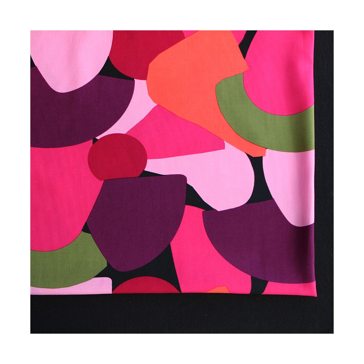Fabiola - Viscose Ecovero imprimé graphique rose Fabiola - Viscose Ecovero imprimé graphique rose