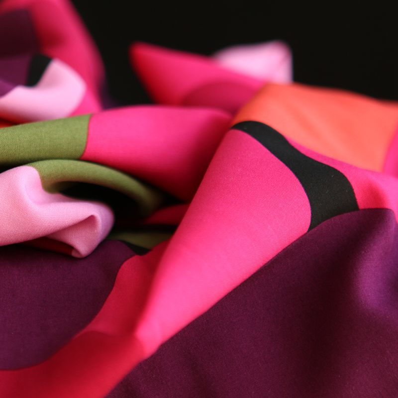 Fabiola - Viscose Ecovero imprimé graphique rose