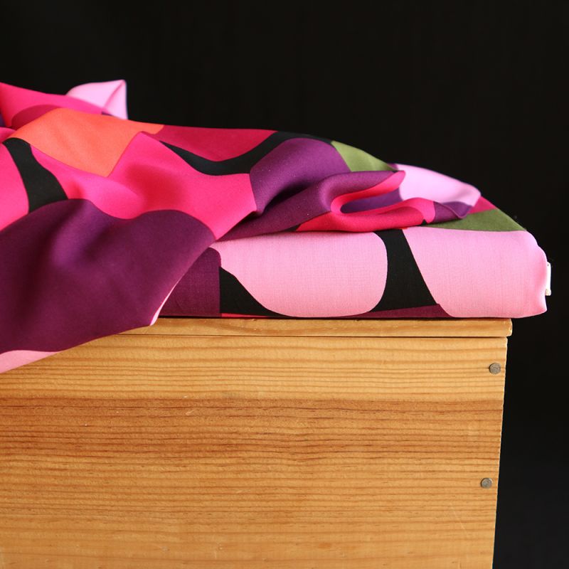 Fabiola - Viscose Ecovero imprimé graphique rose