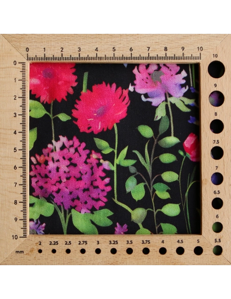 Neïla - Viscose satinée imprimé fleuri noir rose et rouge