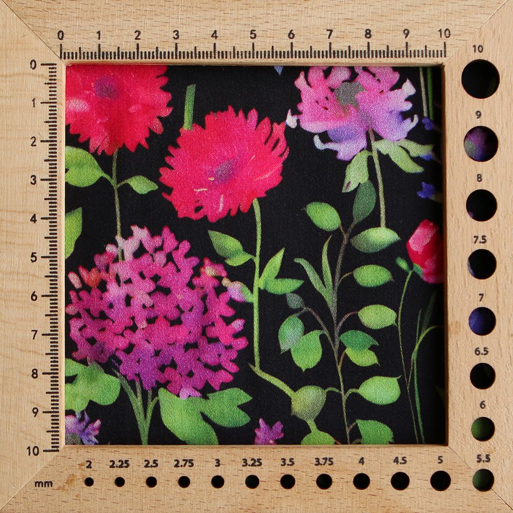 Neïla - Viscose satinée imprimé fleuri noir rose et rouge