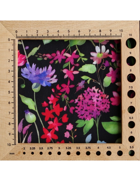 Neïla - Viscose satinée imprimé fleuri noir rose et rouge