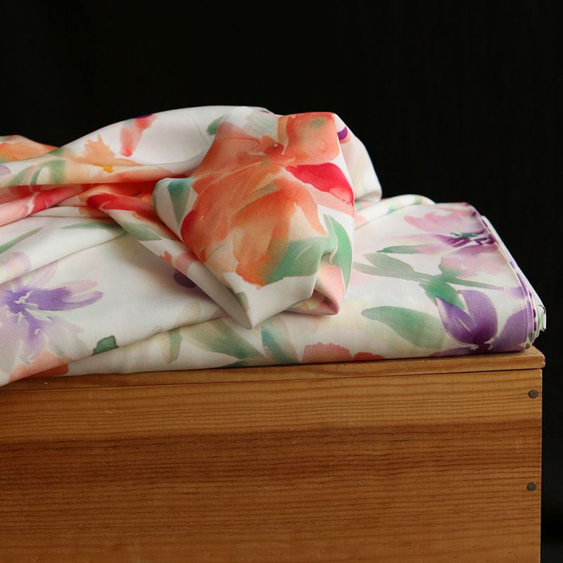 Aurélie - Viscose Ecovero imprimé fleuri corail et vert