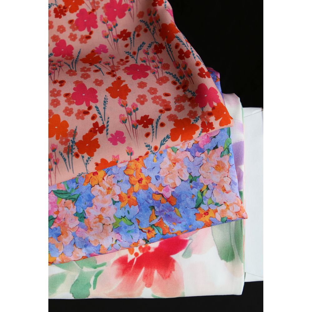 Cécile - Viscose satinée imprimé fleuri parme