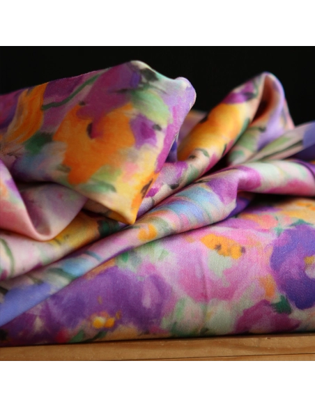 Emna - Viscose satinée imprimé fleuri parme
