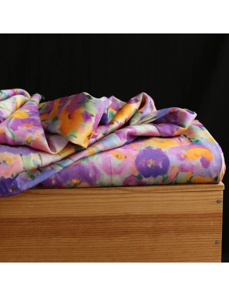 Emna - Viscose satinée imprimé fleuri parme