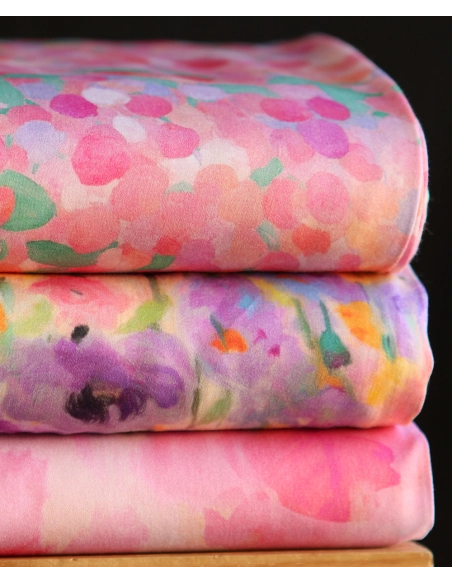 Emna - Viscose satinée imprimé fleuri parme