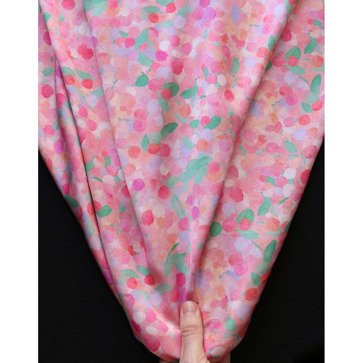 Rosine - Viscose satinée imprimé abstrait rose Rosine - Viscose satinée imprimé abstrait rose