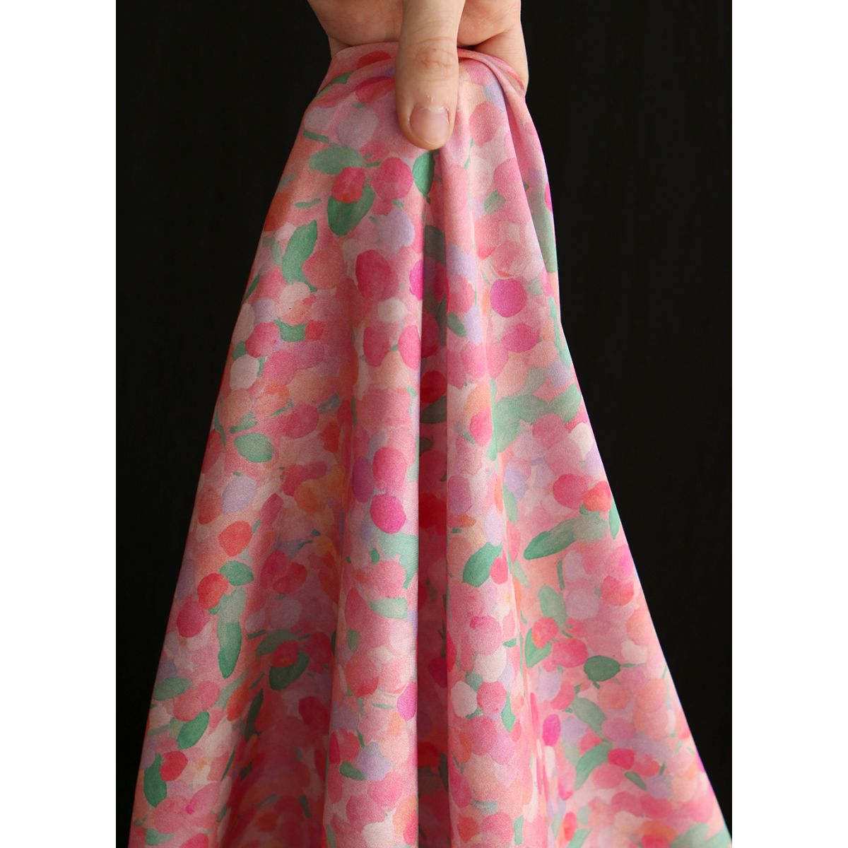 Rosine - Viscose satinée imprimé abstrait rose Rosine - Viscose satinée imprimé abstrait rose