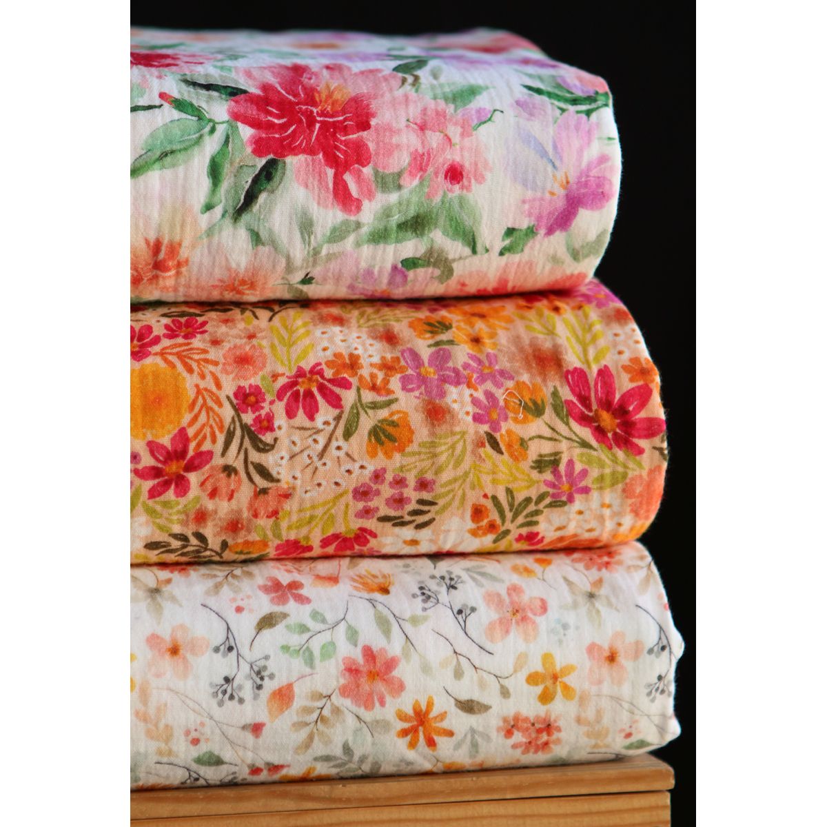 Azélie - Double gaze de coton motif fleuri corail et vert