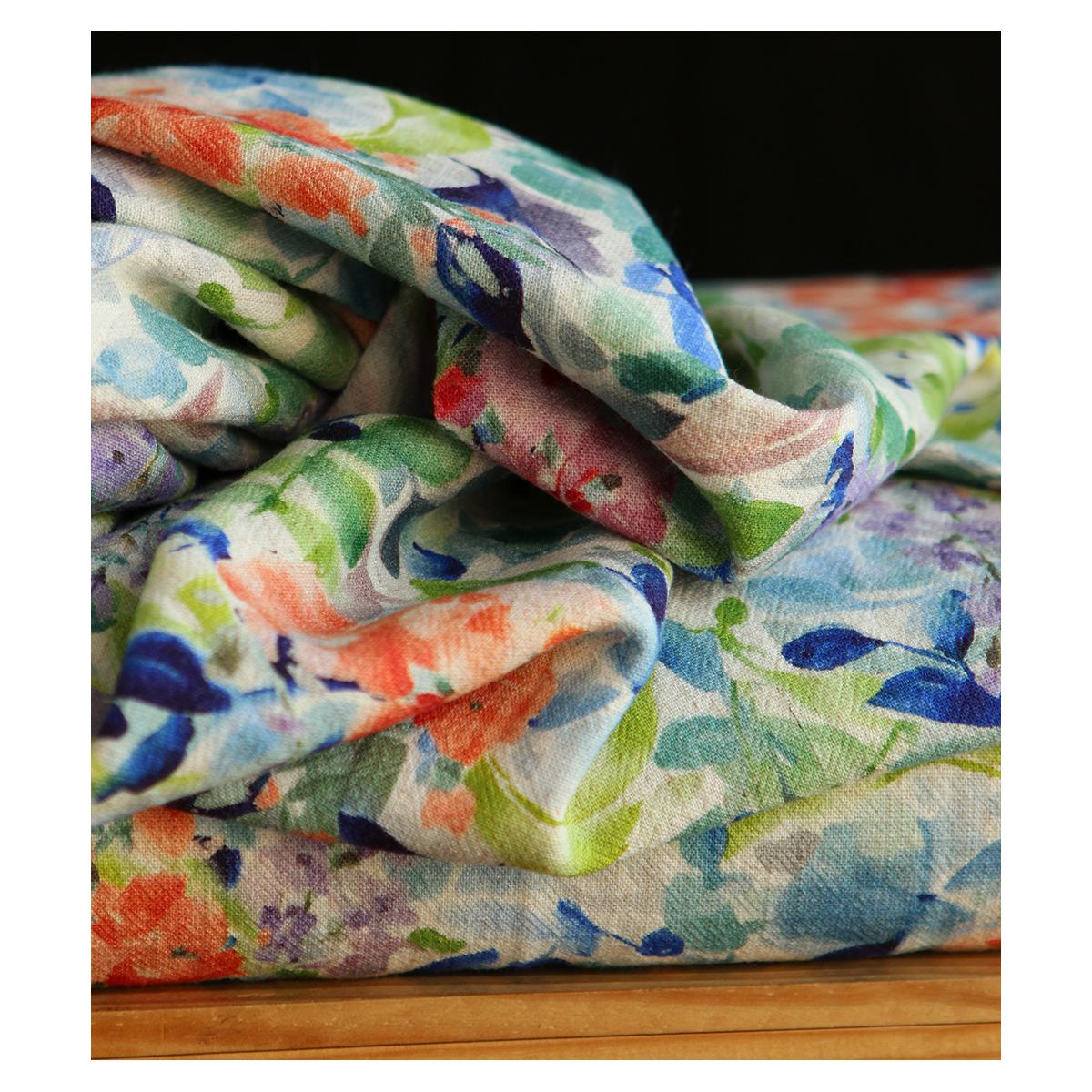 Crêpe lin et viscose imprimé fleuri bleu et vert Crêpe lin et viscose imprimé fleuri bleu et vert