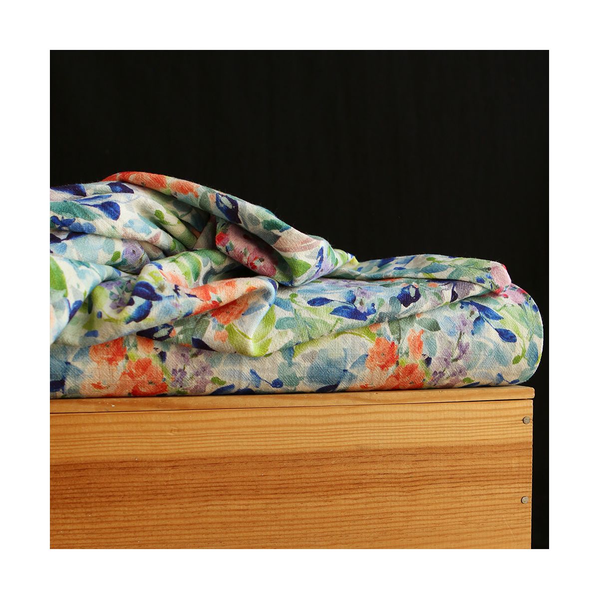 Crêpe lin et viscose imprimé fleuri bleu et vert Crêpe lin et viscose imprimé fleuri bleu et vert