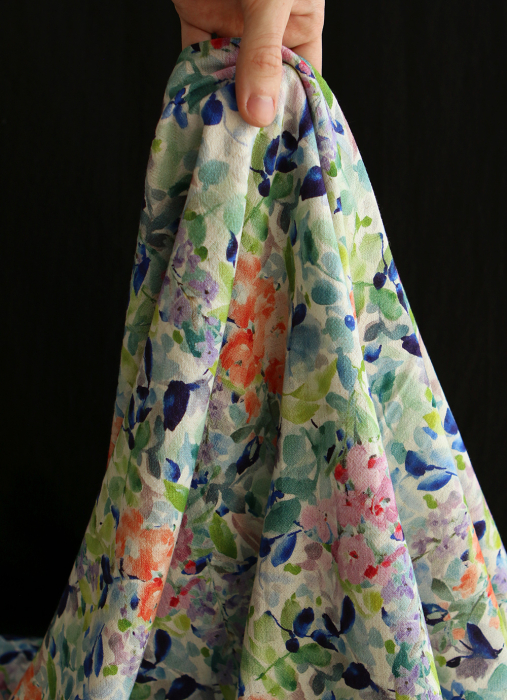 Crêpe lin et viscose imprimé fleuri bleu et vert