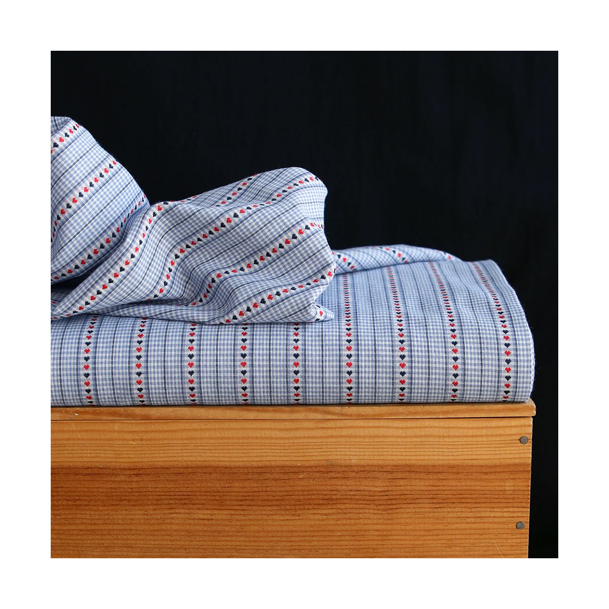 Amore - Tissu coton vichy jacquard avec rayures et petits coeurs Amore - Tissu coton vichy jacquard avec rayures et petits coeurs