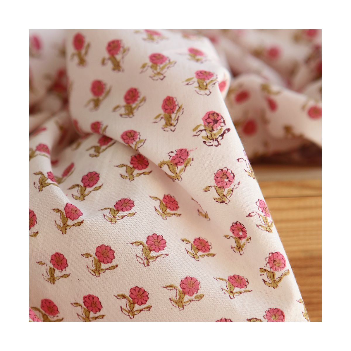 Arya B - Tissu indien en coton imprimé main Hand Block Artisanal Arya B - Tissu indien en coton imprimé main Hand Block Artisanal