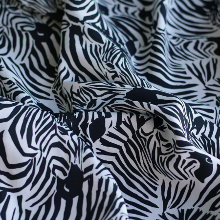 Zebra - Viscose imprimé fleuri graphique zèbres noir et blanc Zebra - Viscose imprimé fleuri graphique zèbres noir et blanc