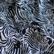 Zebra - Viscose imprimé fleuri graphique zèbres noir et blanc