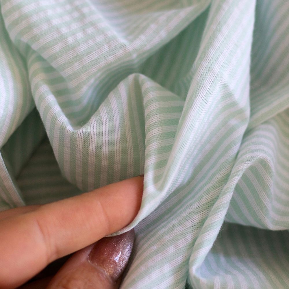 Seersucker / Coton gaufré rayures blanc et vert d'eau