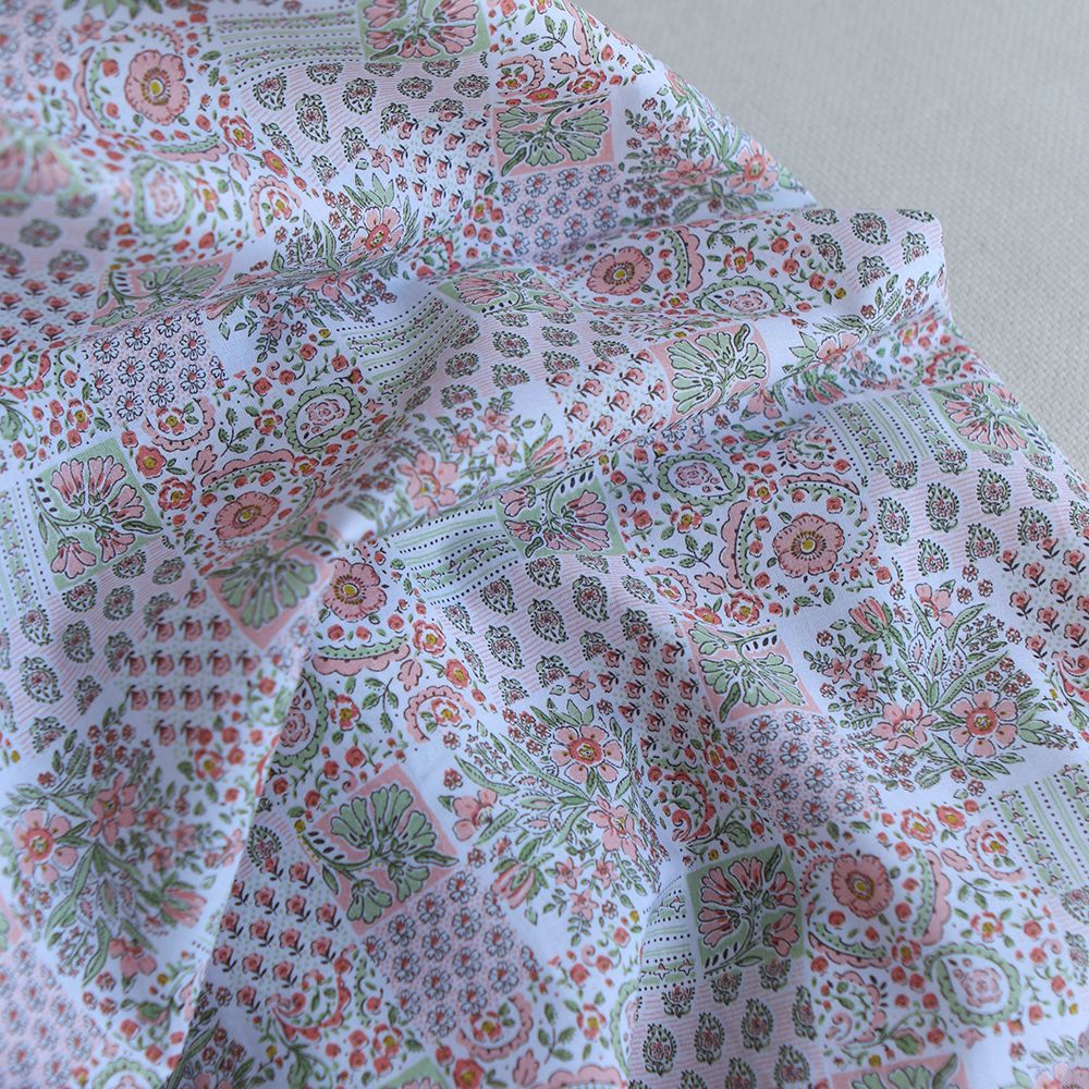 Isabelle - Batiste de coton à imprimé patchwork corail rosé
