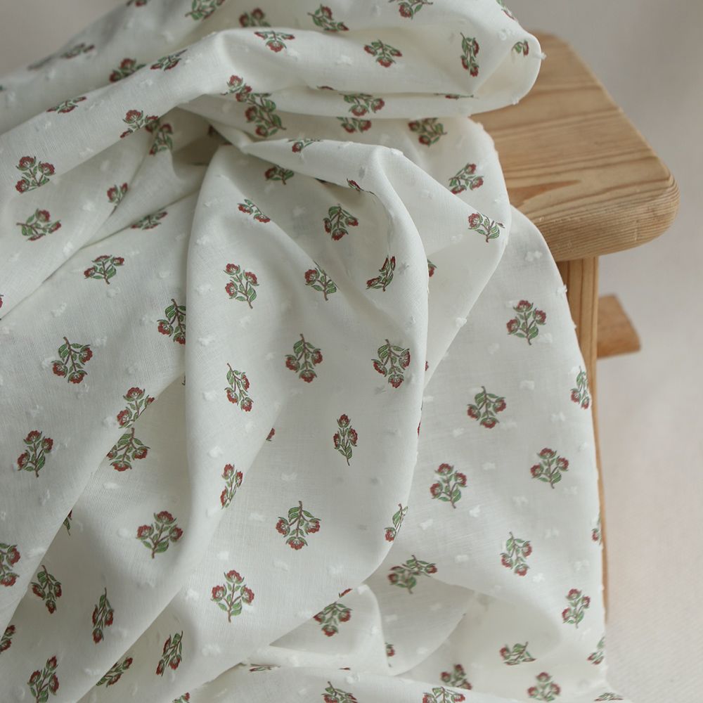 Hazel - Plumetis de coton imprimé fleuri vert et rouge