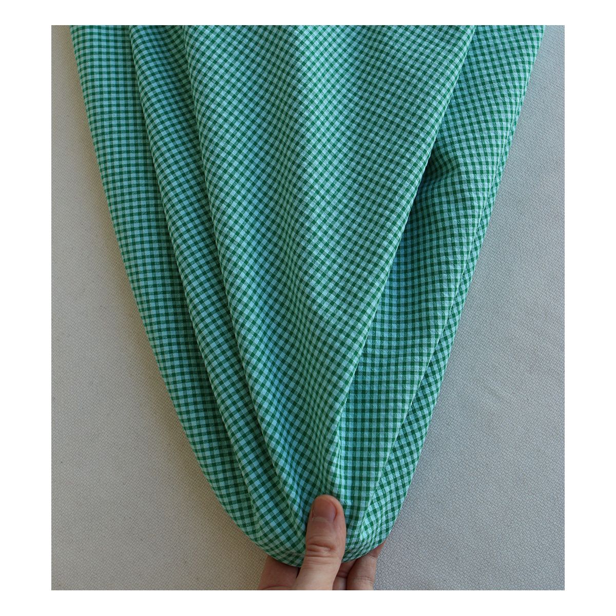 Seersucker / Coton gaufré vichy mini 3mm diabolo menthe Seersucker / Coton gaufré vichy mini 3mm diabolo menthe