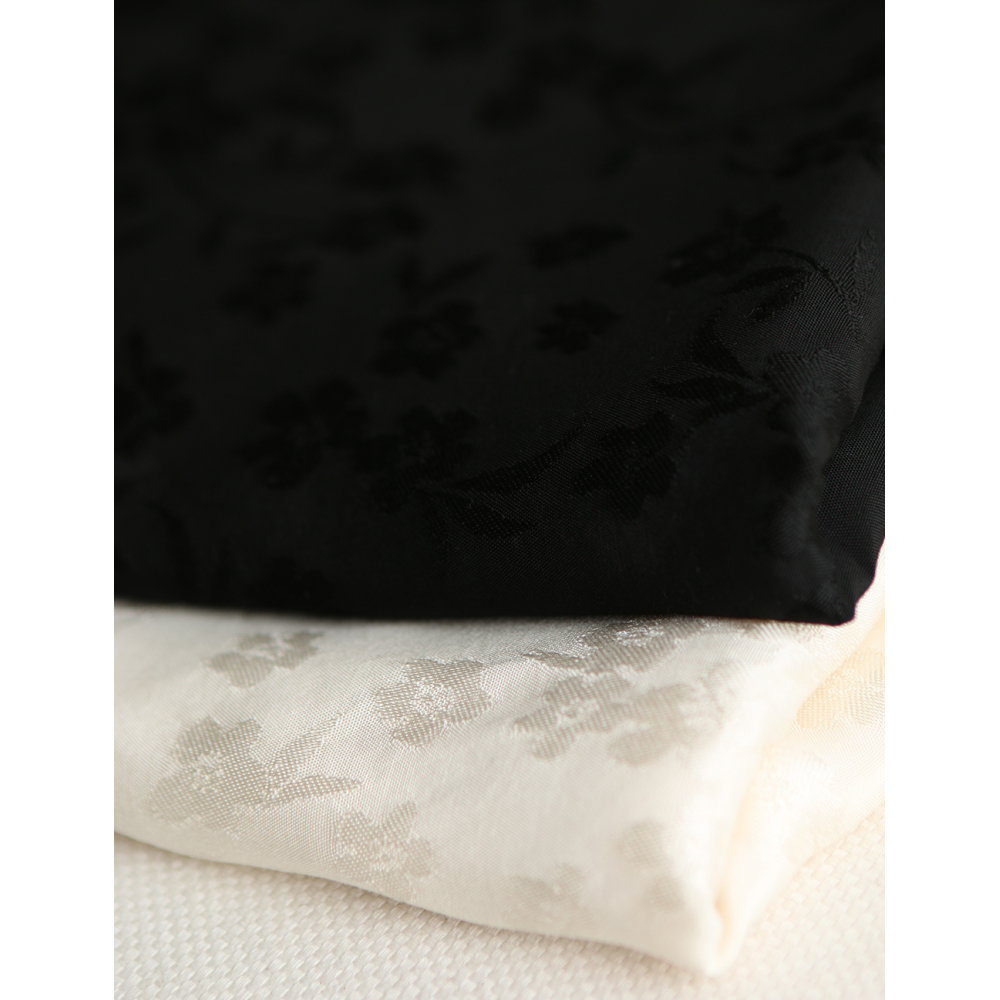 Jasmine - Viscose tissage jacquard fleuri écru