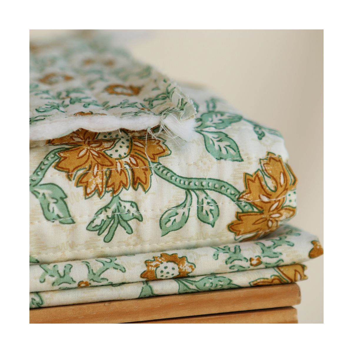Jivan - Tissu indien matelassé double face coton hand block largeur 100cm Jivan - Tissu indien matelassé double face coton hand block largeur 100cm
